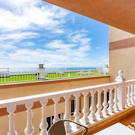 Menores Sea View Aparthotel Costa Adeje (Tenerife)