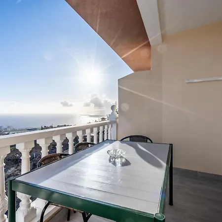 Menores Sea View アパートホテル アデヘ